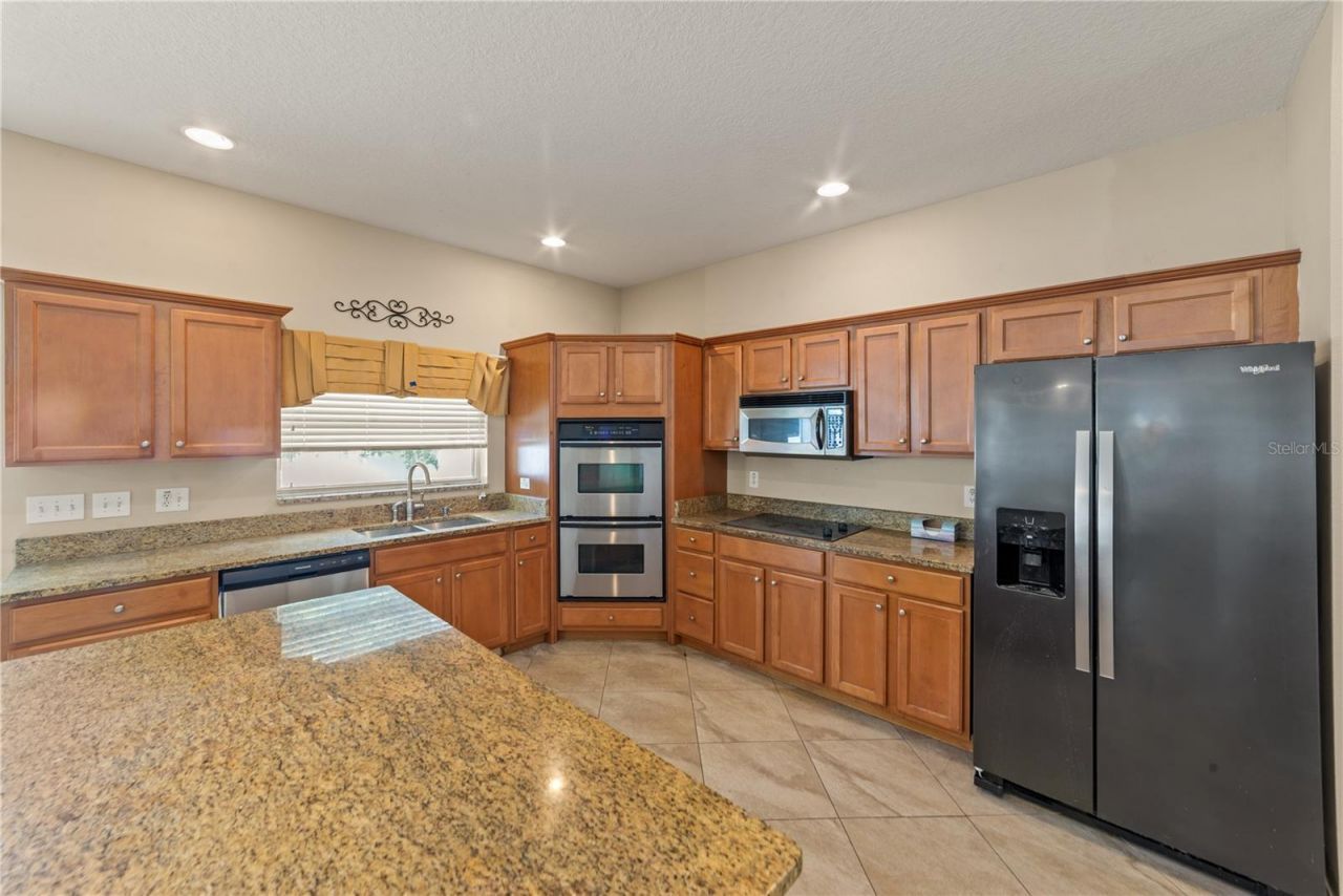 6110 39th Court E, Bradenton, FL 34203 Photo