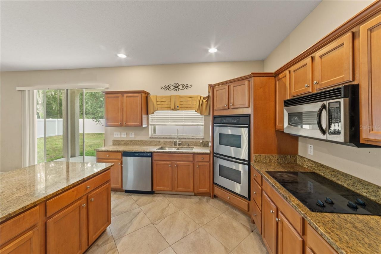 6110 39th Court E, Bradenton, FL 34203 Photo