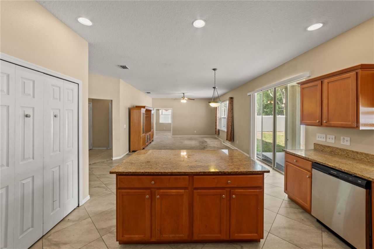 6110 39th Court E, Bradenton, FL 34203 Photo