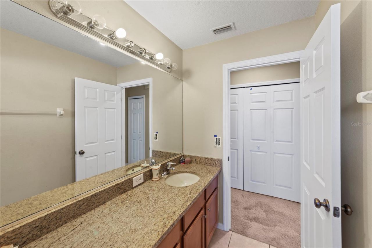 6110 39th Court E, Bradenton, FL 34203 Photo