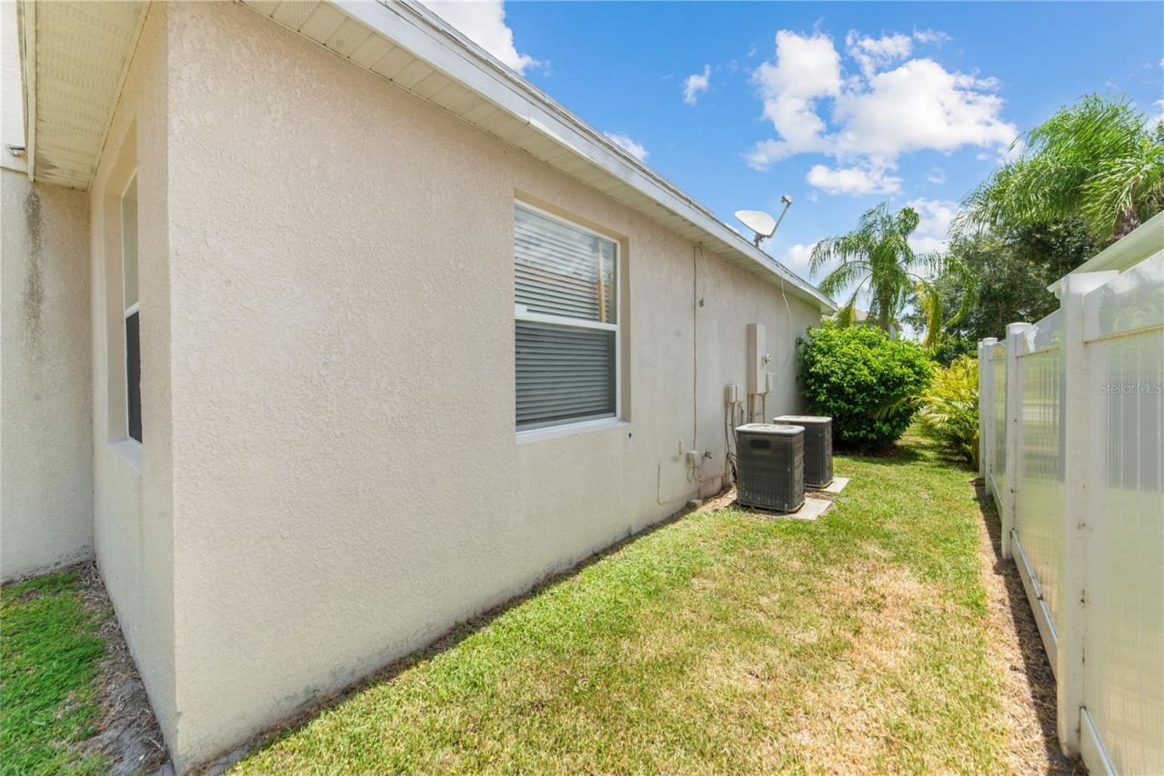 6110 39th Court E, Bradenton, FL 34203 Photo