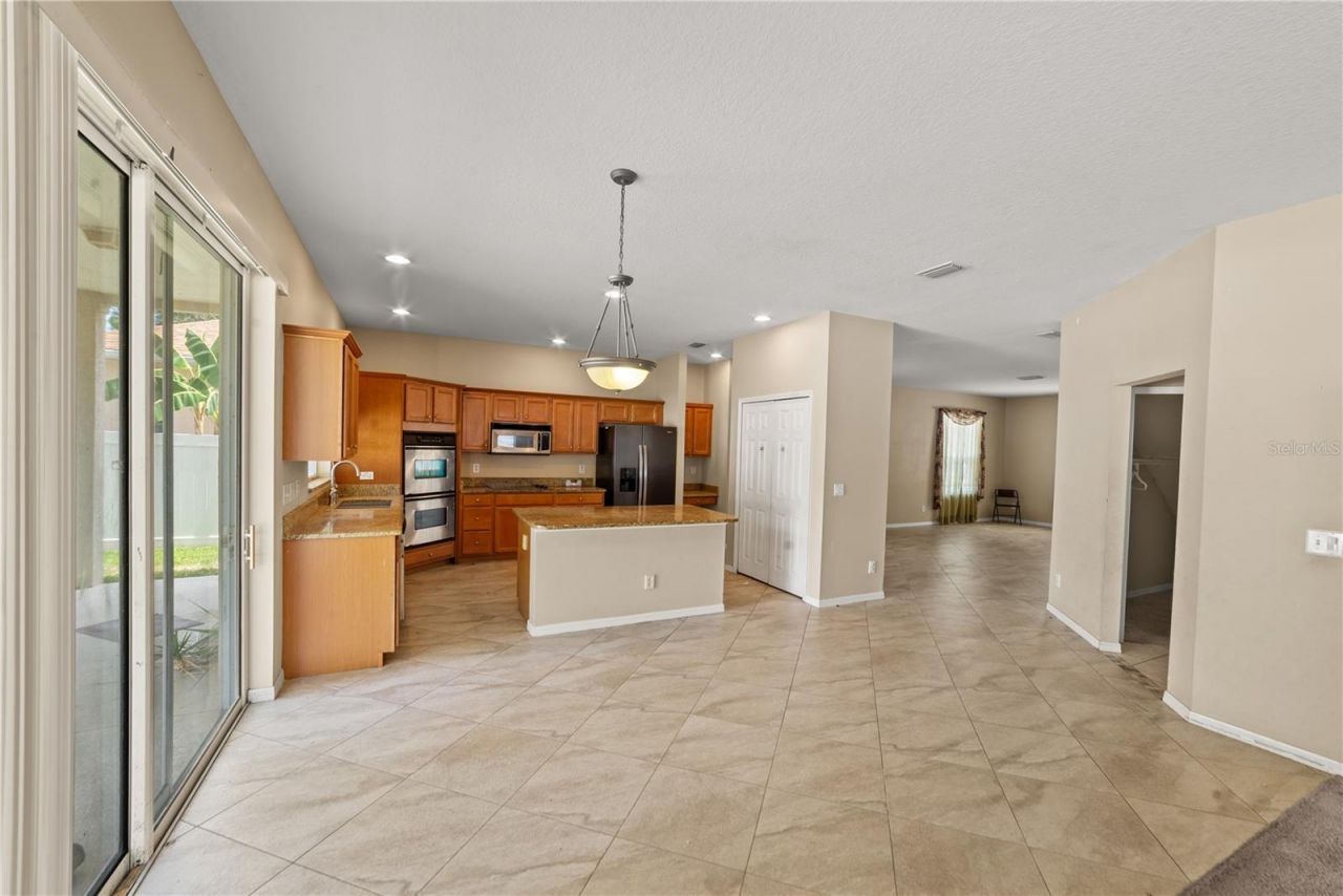 6110 39th Court E, Bradenton, FL 34203 Photo