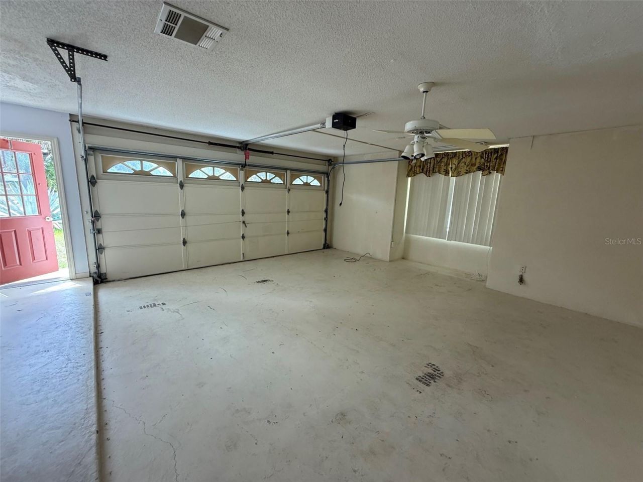 2037 Finland Drive , Spring Hill, FL 34609 Photo