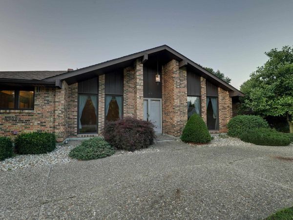 419 Spring Lake Drive Drive, Quincy, IL 62305