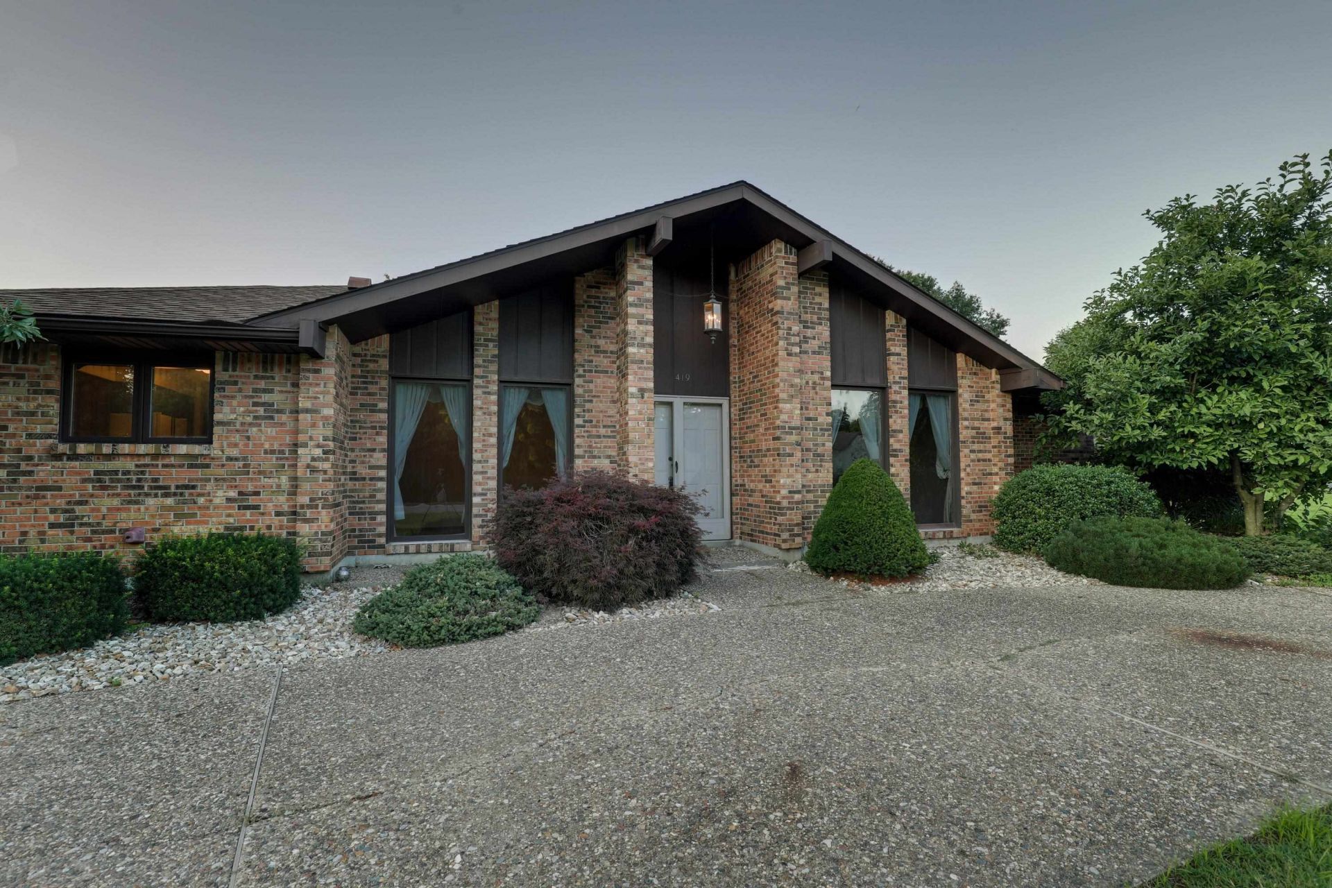 419 Spring Lake Drive Drive, Quincy, IL 62305 Main Photo