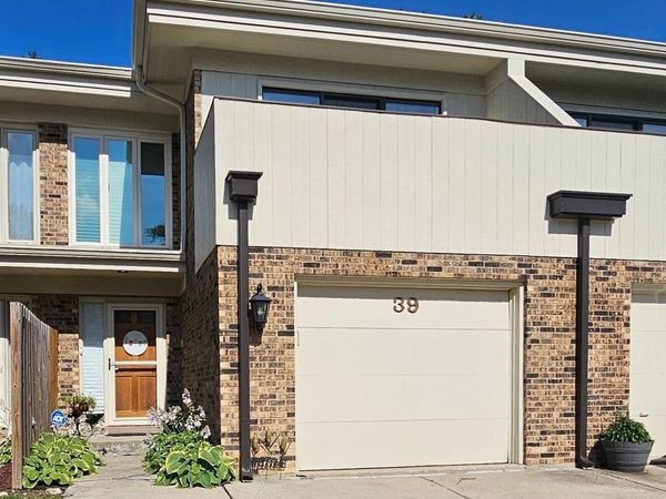 39 Sorrento Drive , Palos Heights, IL 60463