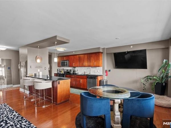 60 Parkway Drive 12A, EAST ORANGE, NJ 07017