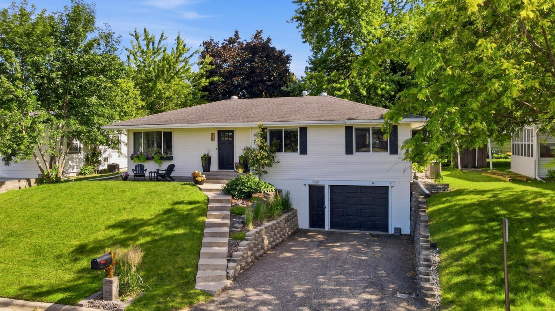 408 6th Avenue NE, Waseca, MN 56093