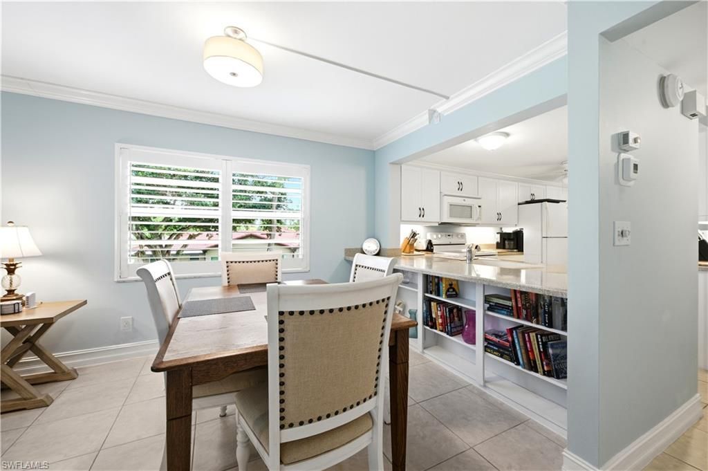 1083 Forest Lakes Dr, Unit 209, Naples, FL 34105 Photo