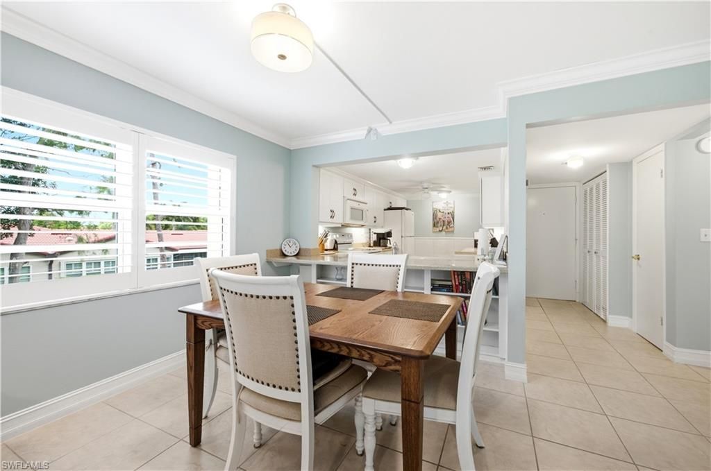 1083 Forest Lakes Dr, Unit 209, Naples, FL 34105 Photo