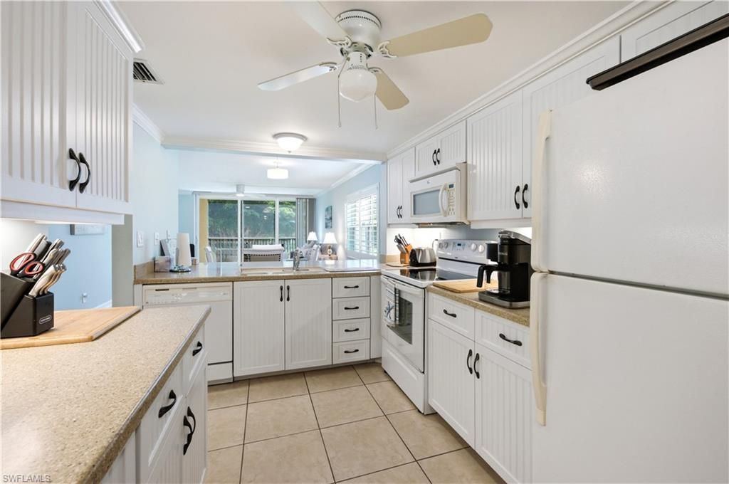 1083 Forest Lakes Dr, Unit 209, Naples, FL 34105 Photo