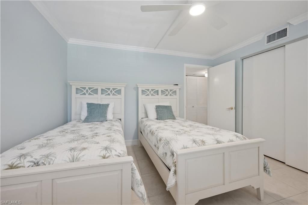 1083 Forest Lakes Dr, Unit 209, Naples, FL 34105 Photo