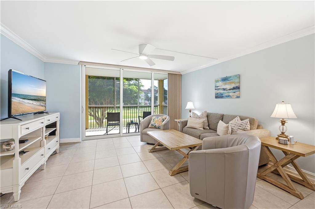 1083 Forest Lakes Dr, Unit 209, Naples, FL 34105 Photo
