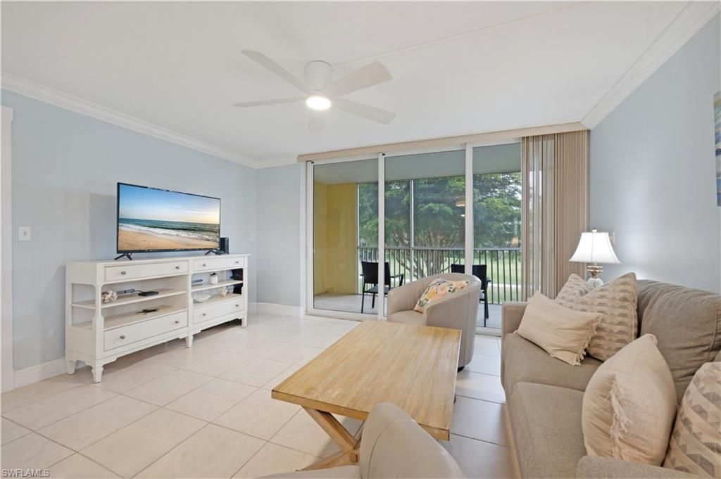 1083 Forest Lakes Dr, Unit 209, Naples, FL 34105 Photo