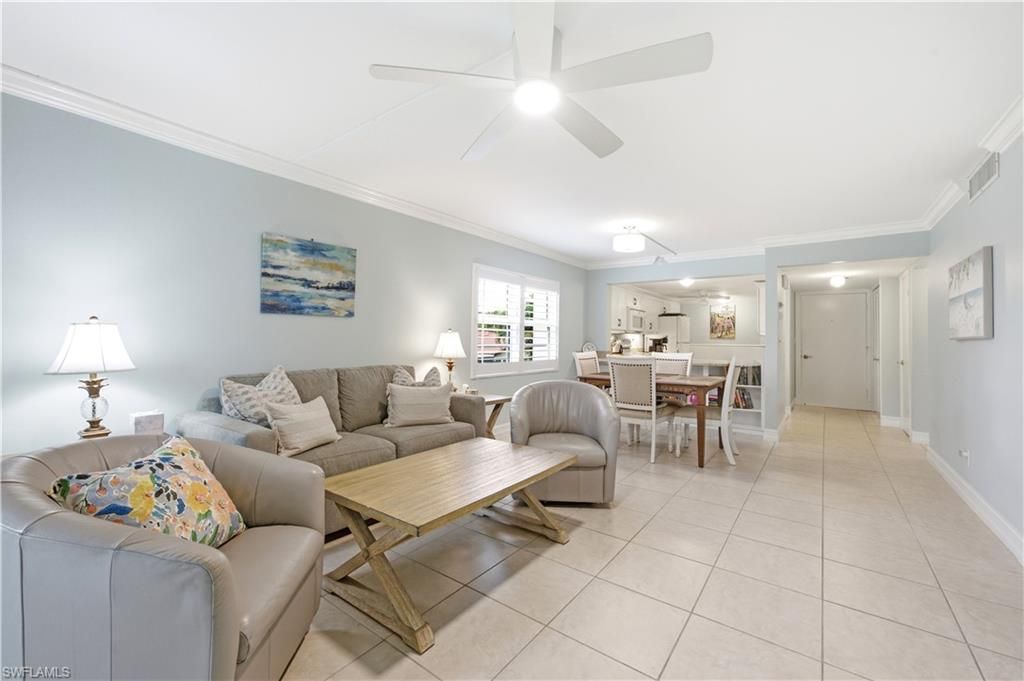 1083 Forest Lakes Dr, Unit 209, Naples, FL 34105 Photo