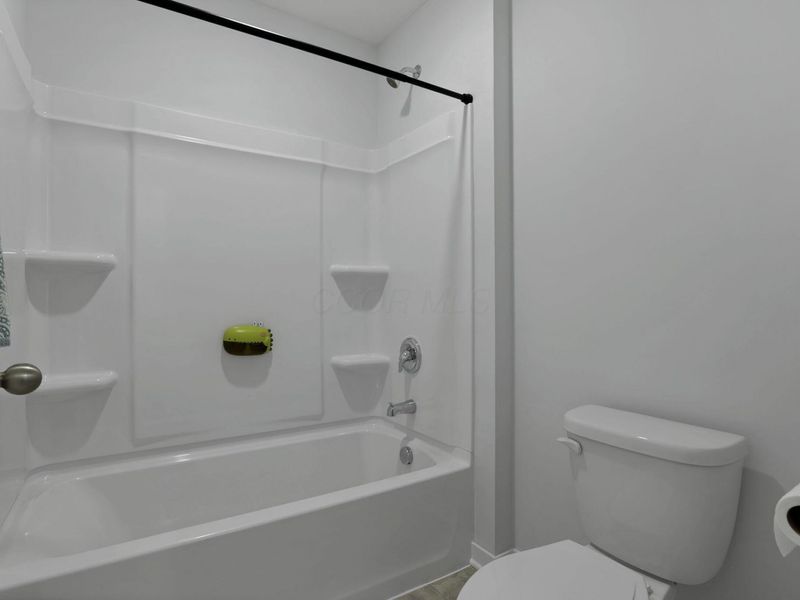 11 Walnut Mill Way, Unit 11, Ashville, OH 43103 Photo 33