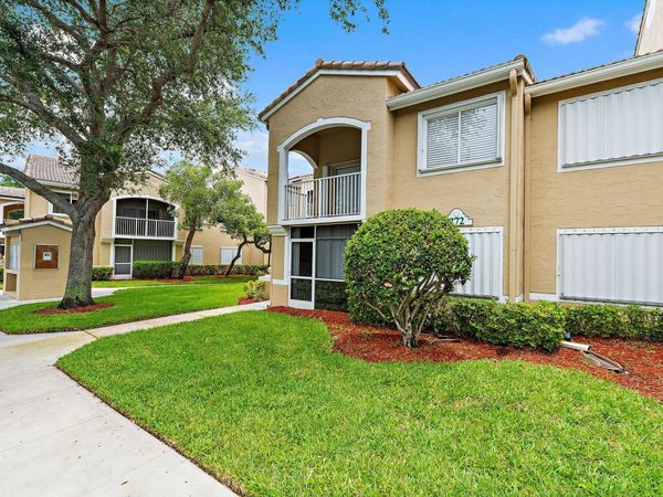 272 Village Boulevard, Unit 7102, Tequesta, FL 33469