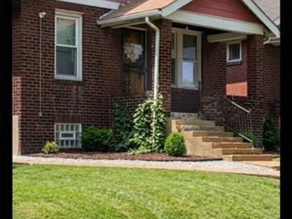 4876 Calvin Avenue , St Louis, MO 63115