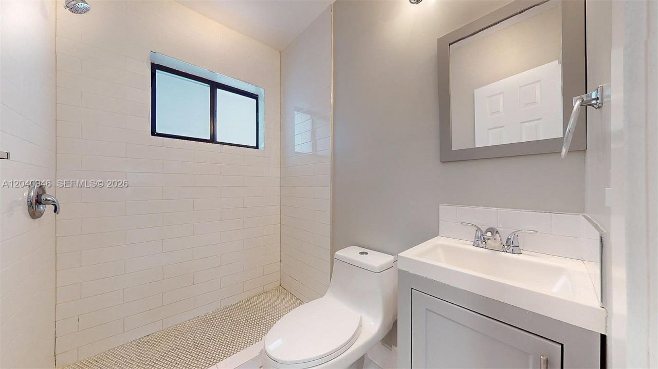 101 W 11th St , Unit 4, Hialeah, FL 33010 Photo