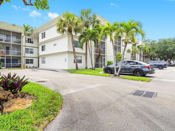 4215 N University Dr, Unit 305, Sunrise, FL 33351