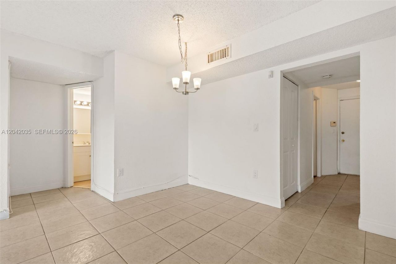 4215 N University Dr, Unit 305, Sunrise, FL 33351 Photo