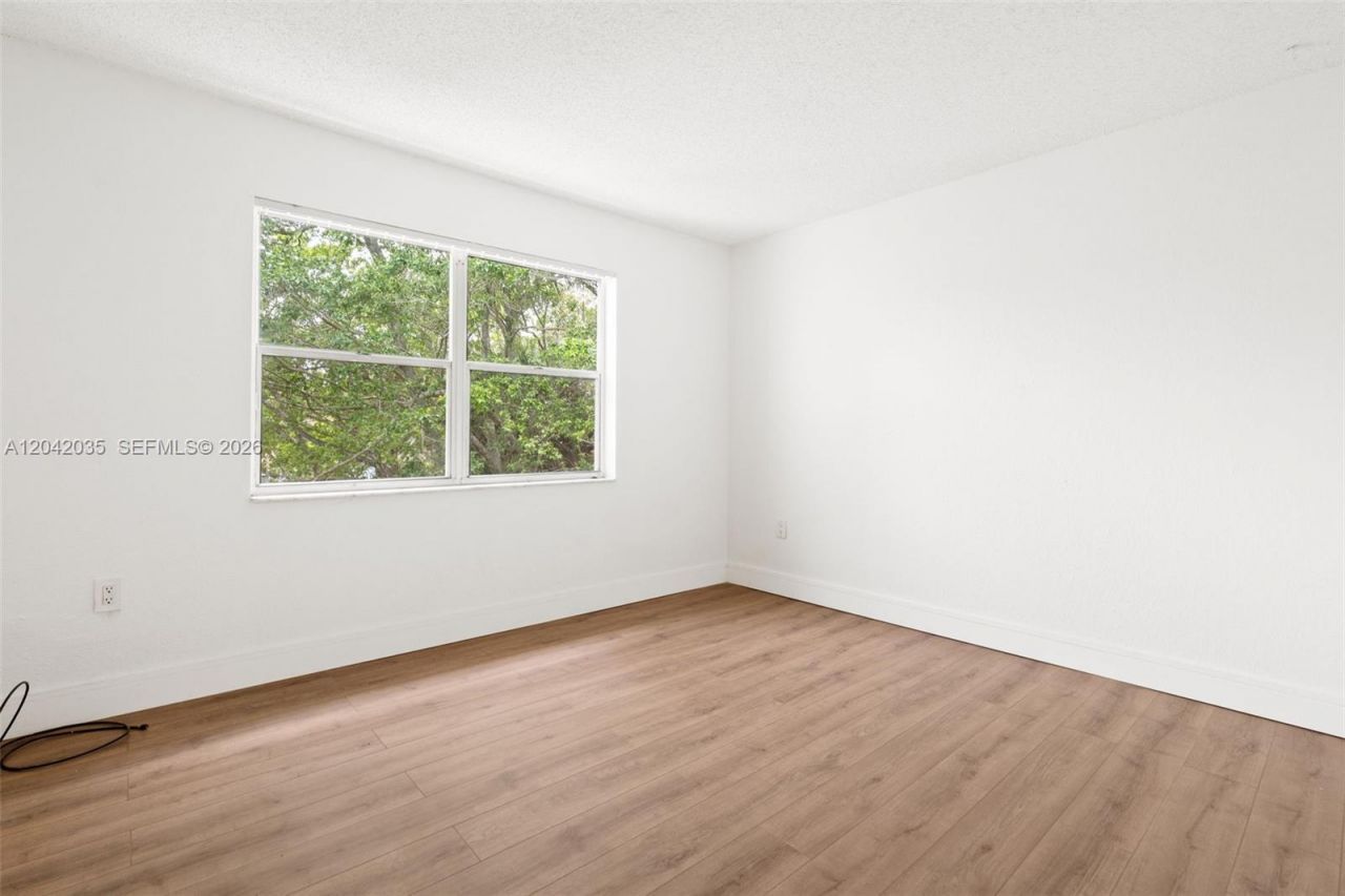 4215 N University Dr, Unit 305, Sunrise, FL 33351 Photo