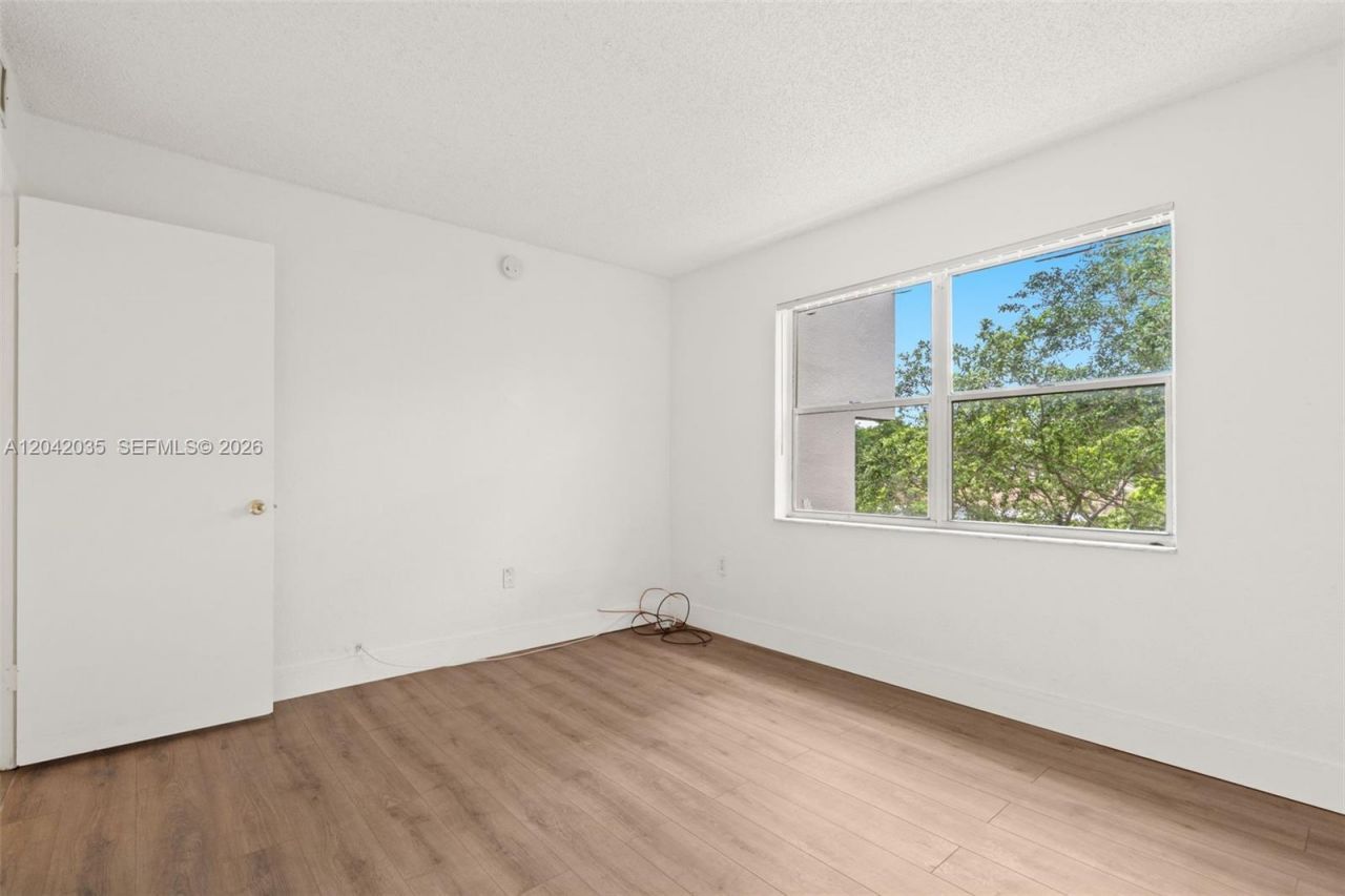 4215 N University Dr, Unit 305, Sunrise, FL 33351 Photo