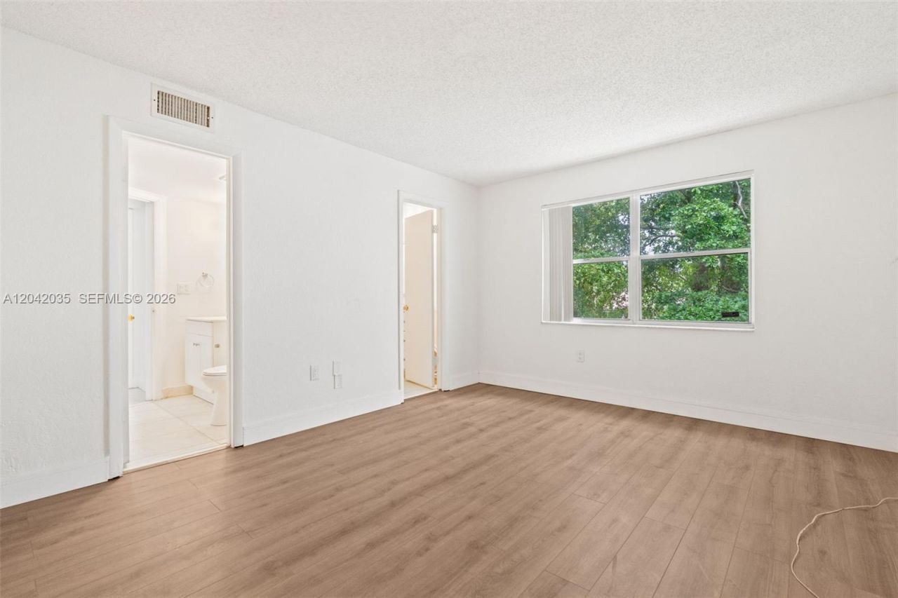 4215 N University Dr, Unit 305, Sunrise, FL 33351 Photo