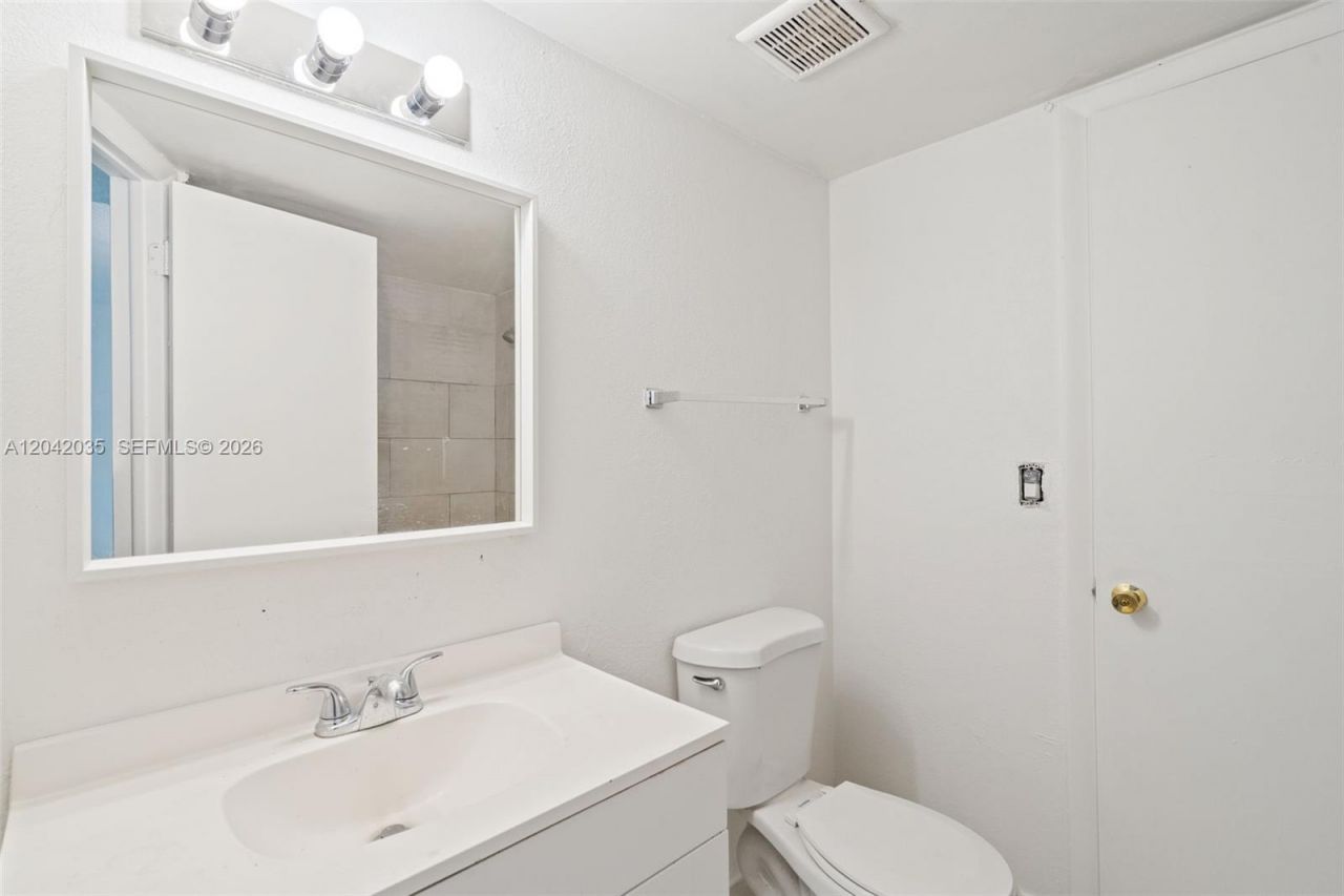 4215 N University Dr, Unit 305, Sunrise, FL 33351 Photo