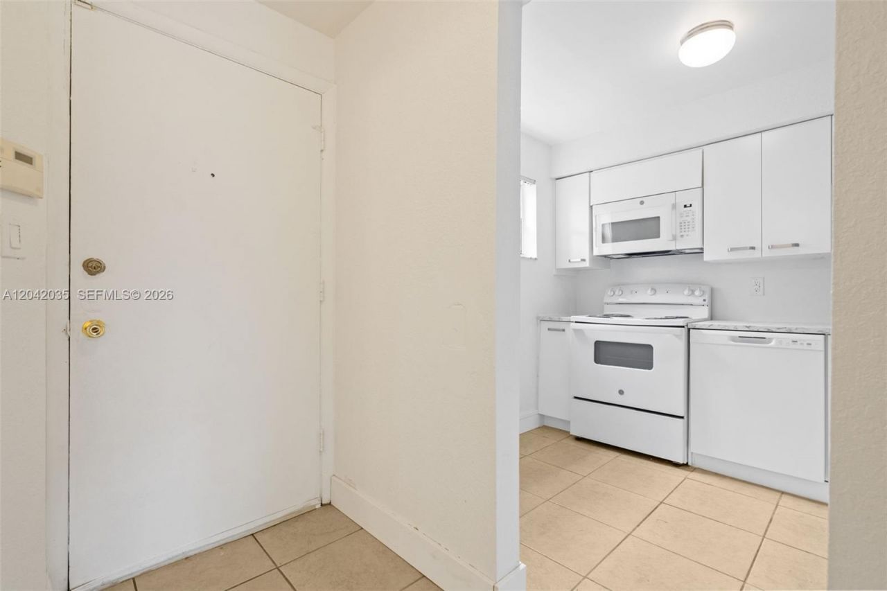 4215 N University Dr, Unit 305, Sunrise, FL 33351 Photo
