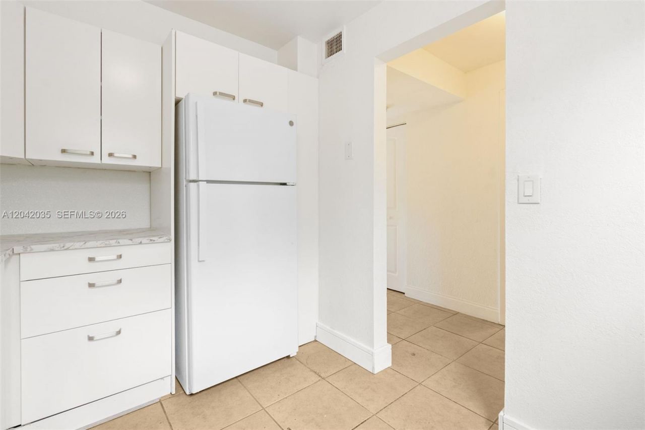 4215 N University Dr, Unit 305, Sunrise, FL 33351 Photo
