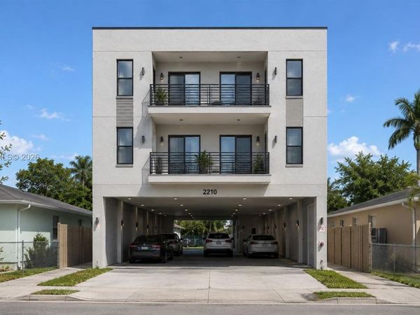 2210 Roosevelt St, Hollywood, FL 33020
