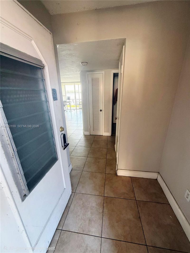 1300 NE 191st St , Unit A106, Miami, FL 33179 Photo