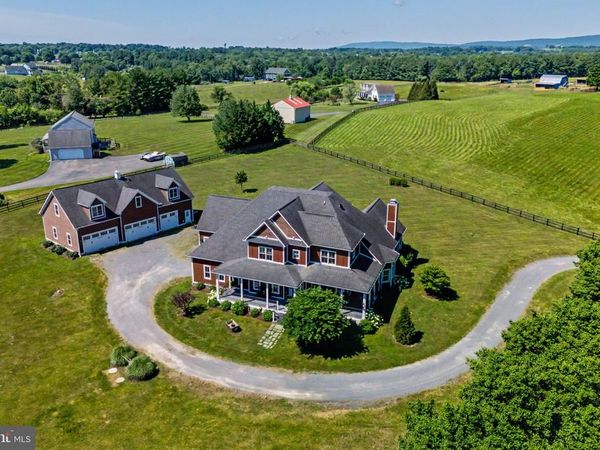 16081 PURCELLVILLE ROAD, HILLSBORO, VA 20132