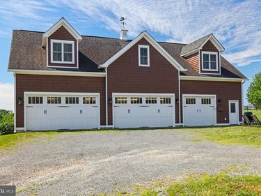 16081 PURCELLVILLE ROAD, HILLSBORO, VA 20132