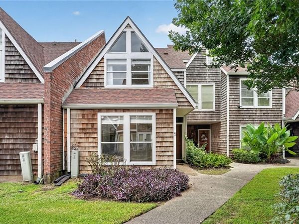 5 SPINNAKER Lane, New Orleans, LA 70124