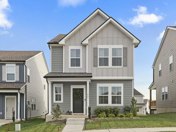 213 Oasis Dr, La Vergne, TN 37086
