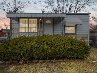 11033 Continental Avenue, Warren, Mi 48089