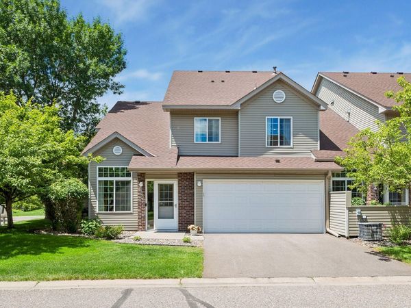 2331 Oakridge Circle, Hudson, WI 54016