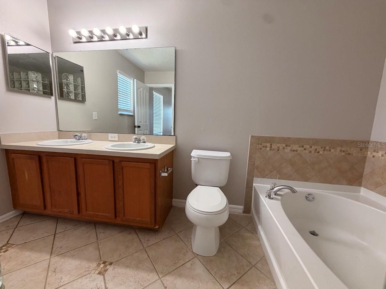 346 Rona Lane, Davenport, FL 33897 Photo