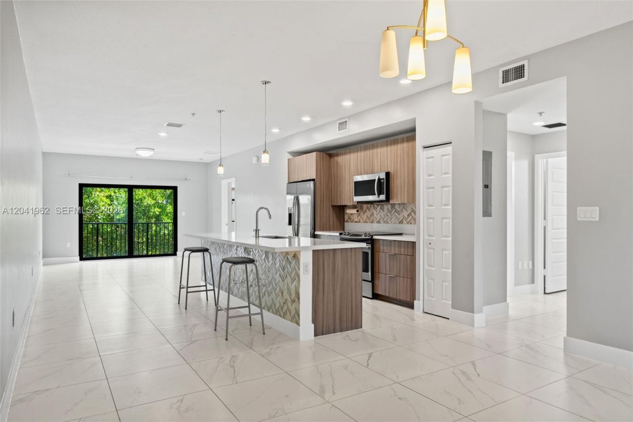 7809 NW 104th Ave, Unit 28, Doral, FL 33178 Photo