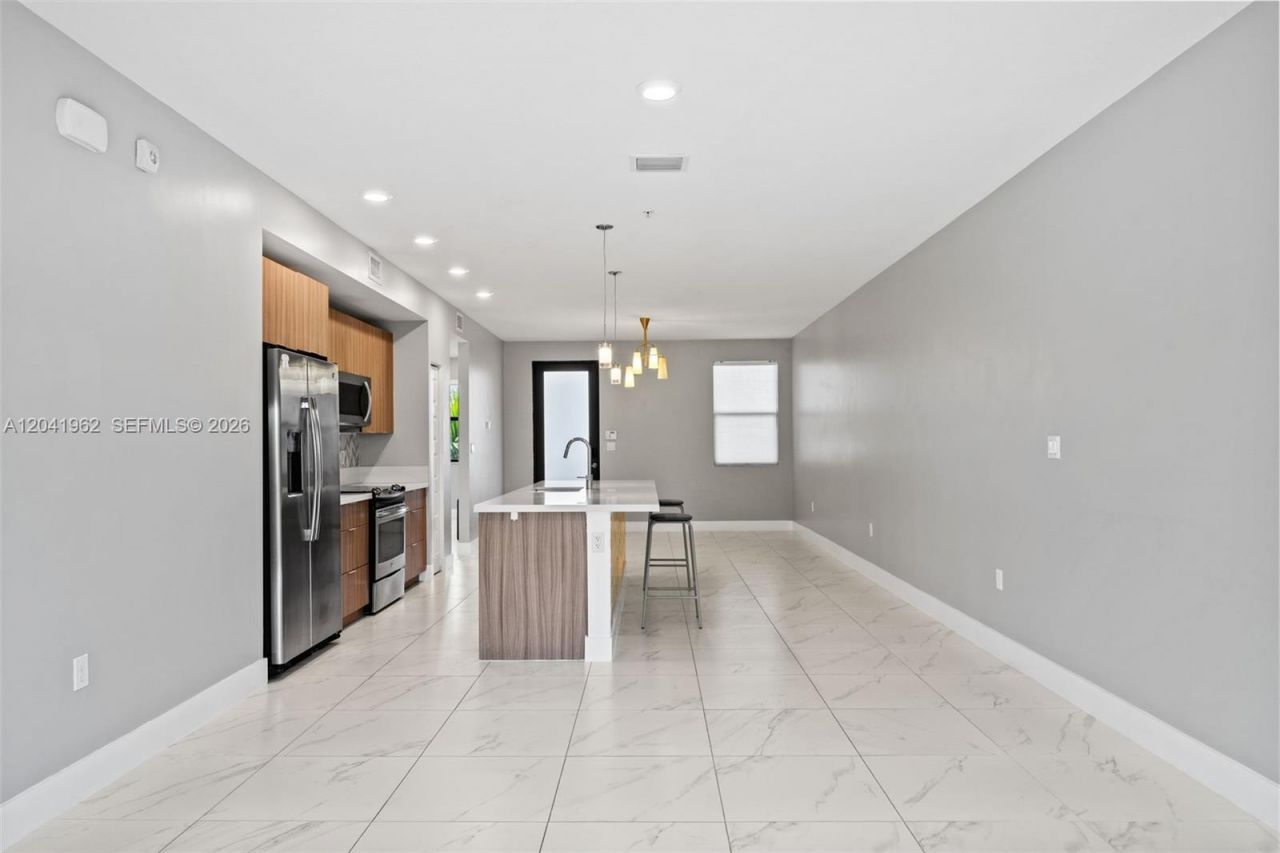 7809 NW 104th Ave, Unit 28, Doral, FL 33178 Photo