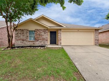 829 Santa Rosa Drive, Fort Worth, TX 76052