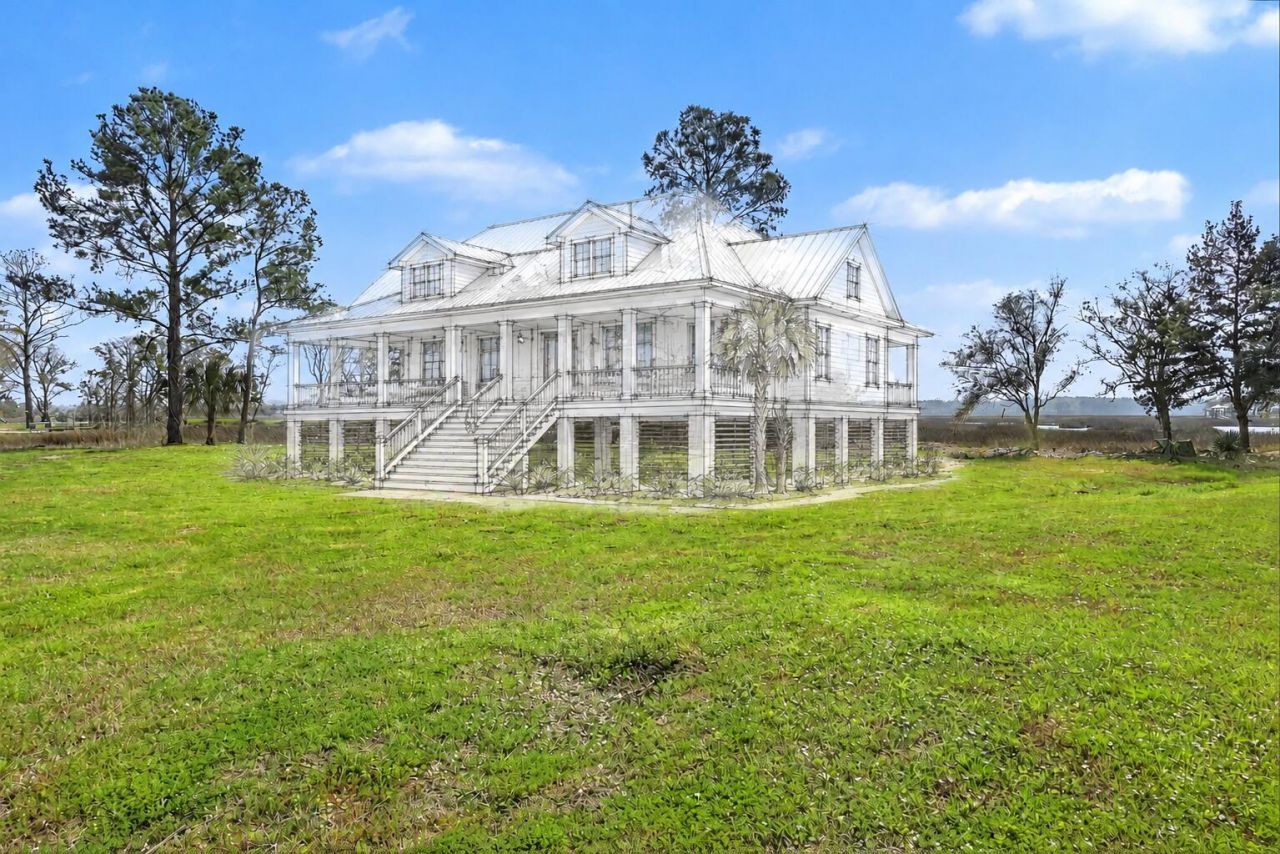 3925 James Bay Road Photo 2