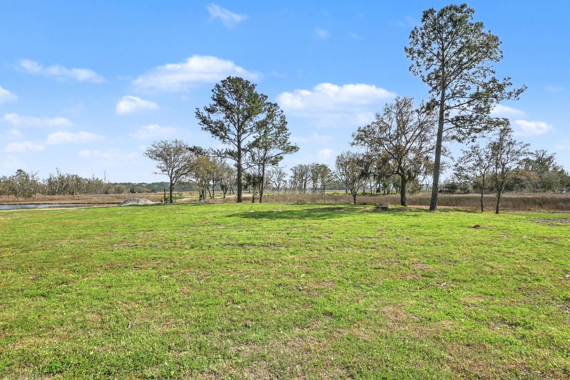 3925 James Bay Road Photo 25