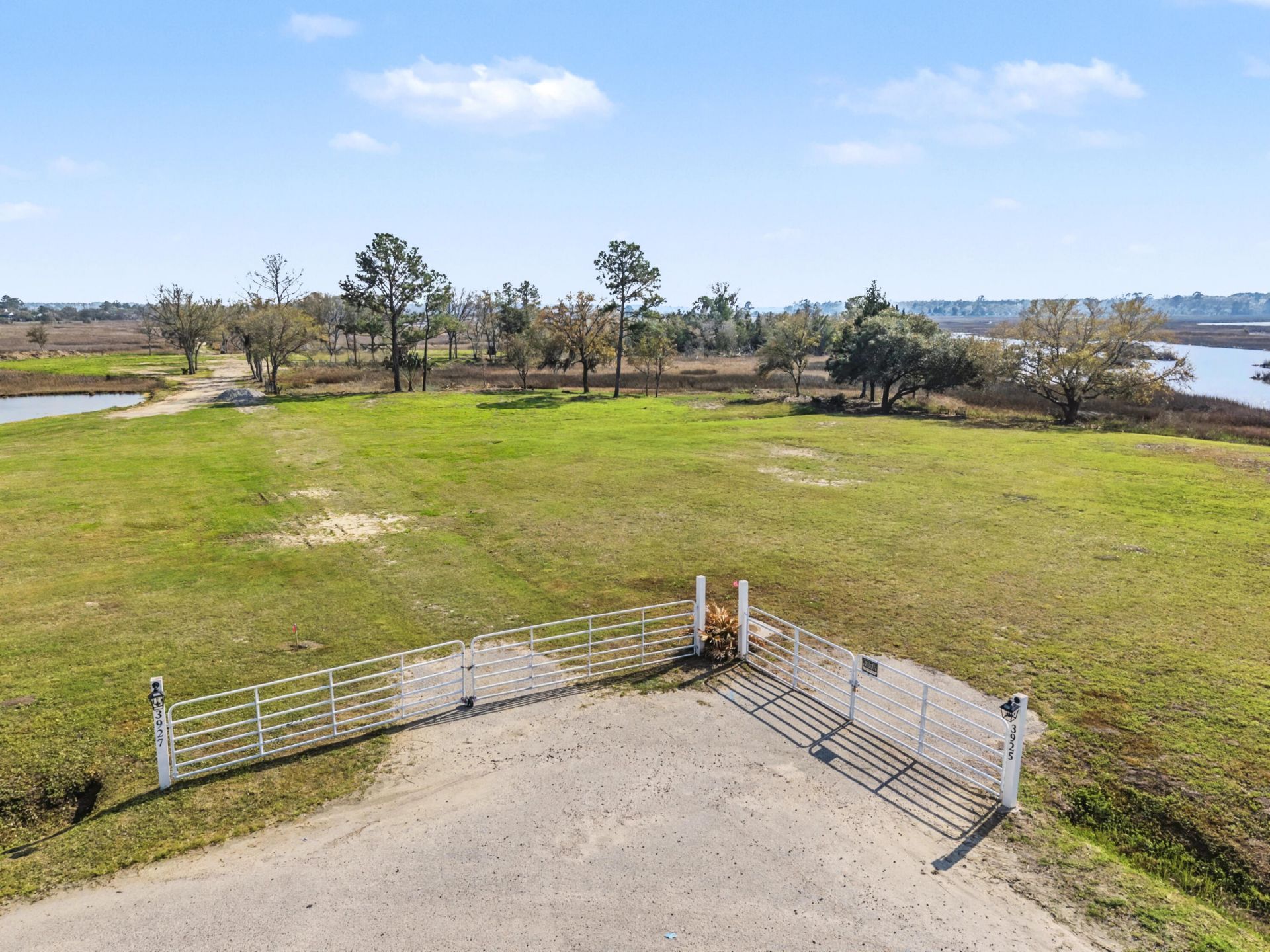3925 James Bay Road Photo 30