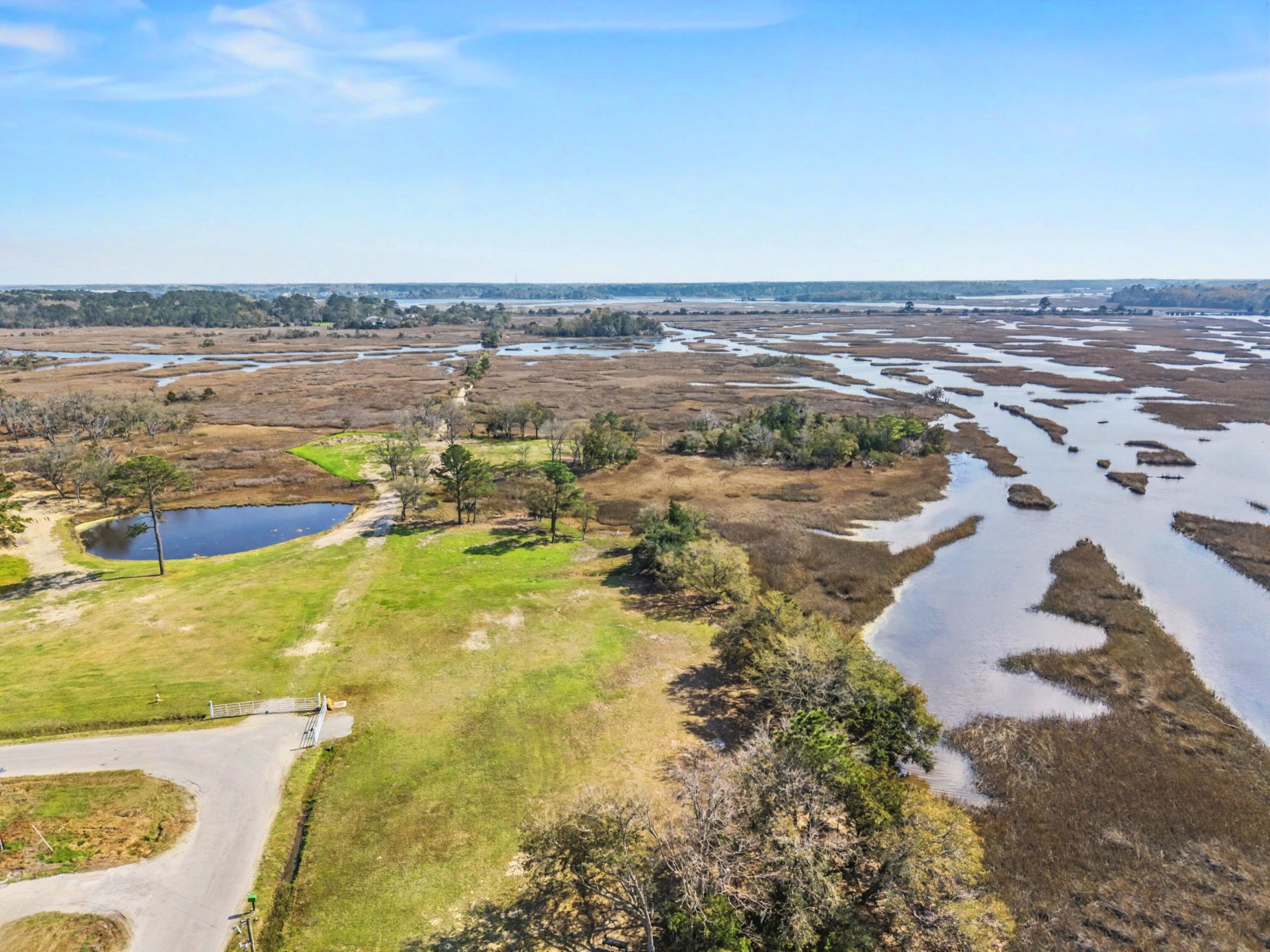 3925 James Bay Road Photo 5