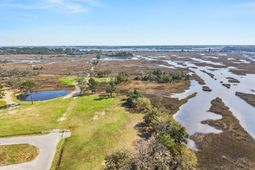 3925 James Bay Road photo 4
