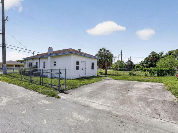 621 NW 3rd Avenue, Pompano Beach, FL 33060