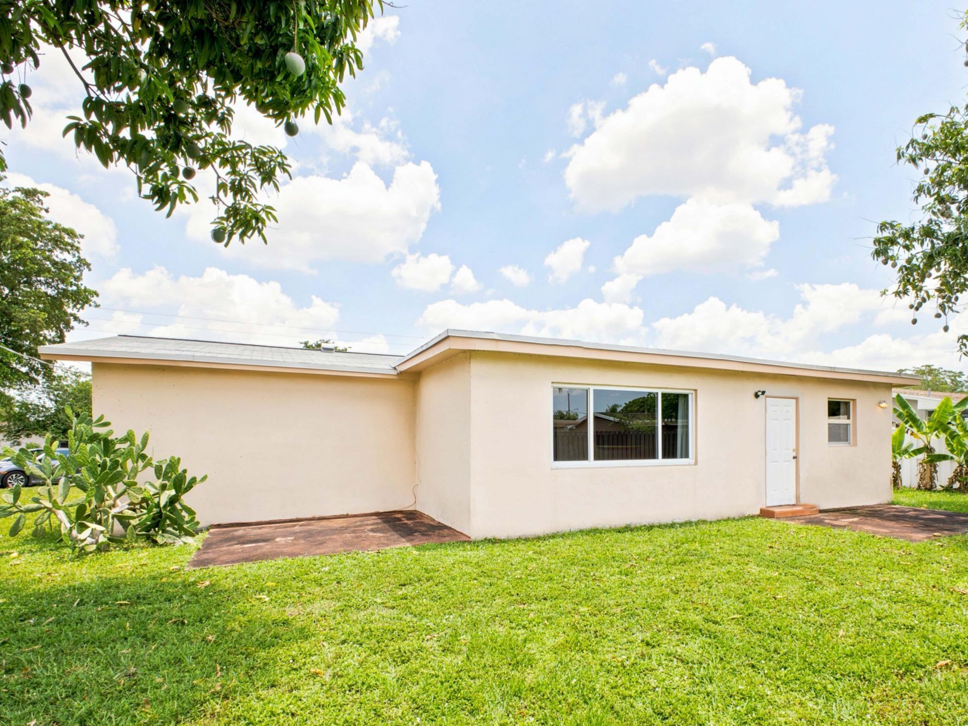 8400 Sunset Strip, Sunrise, FL 33322 Photo